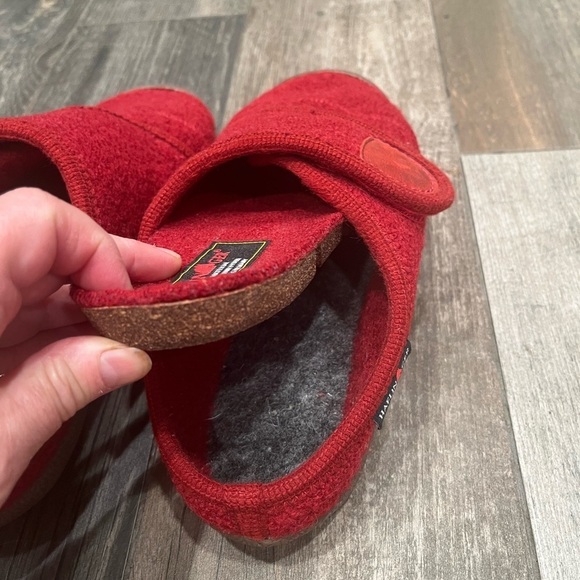 Haflinger Boiled Wool Slippers Unisex EU 41 Mens 9 Womens 10.5 Red Hook & Loop